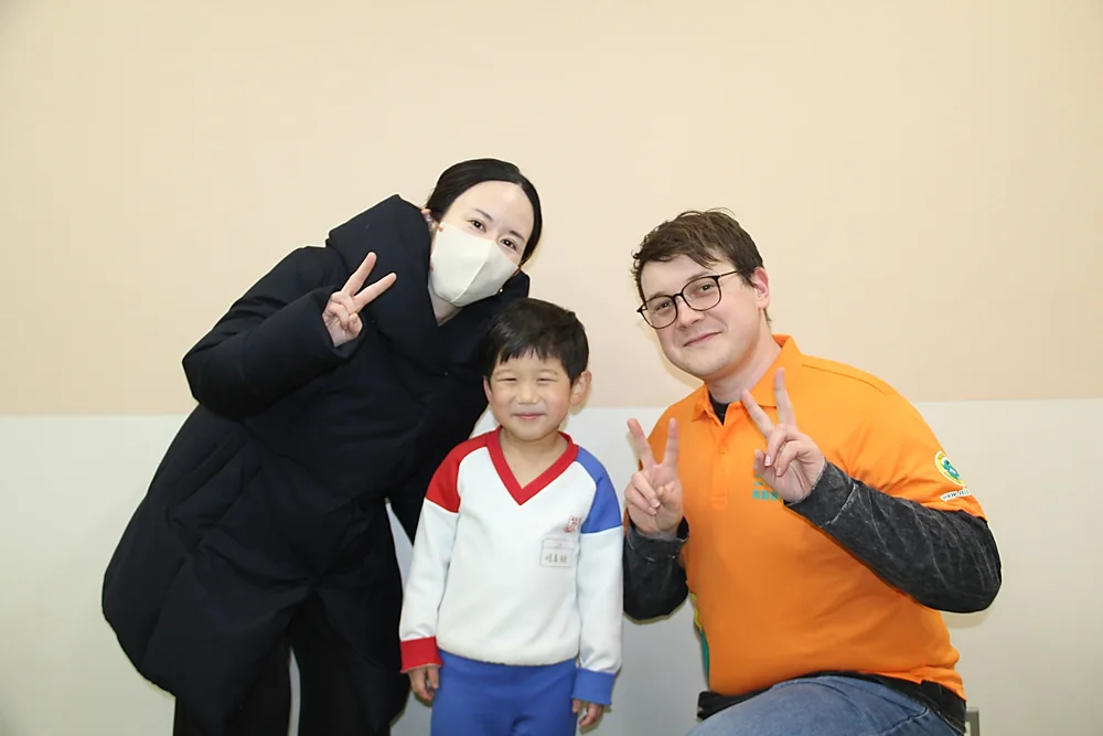 Yuriくんと保護者、ニッセイト講師